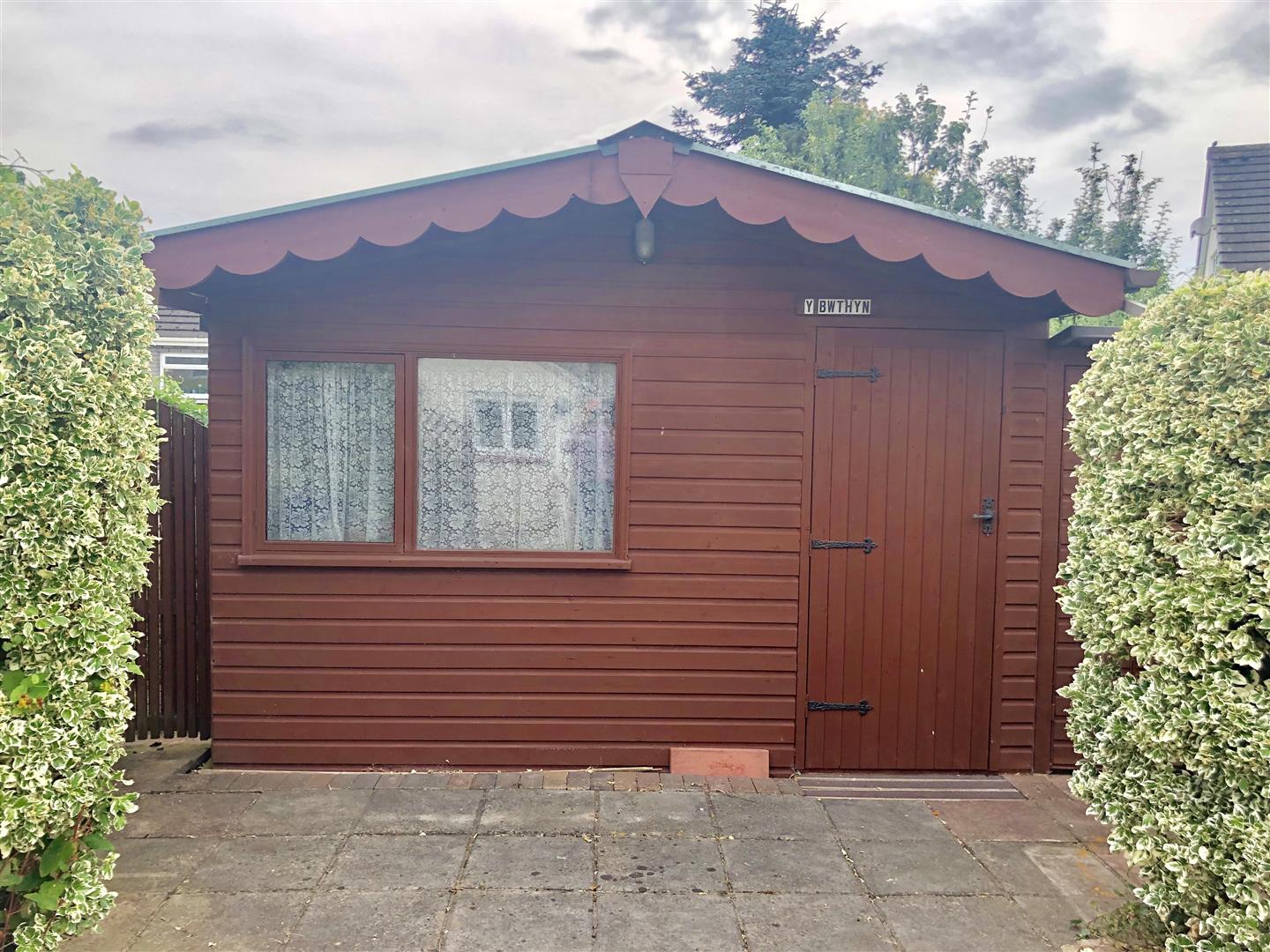 SUMMER HOUSE